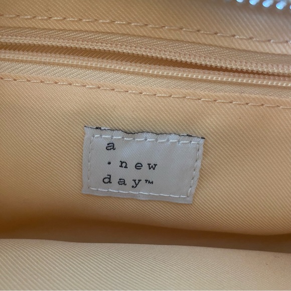 Mini Chain Purse - Picture 8 of 8